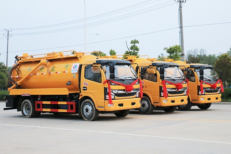 國(guó)六大多利卡一體式10方清洗吸污車