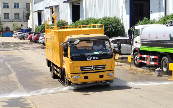 東風D7污水處理車（黃牌）