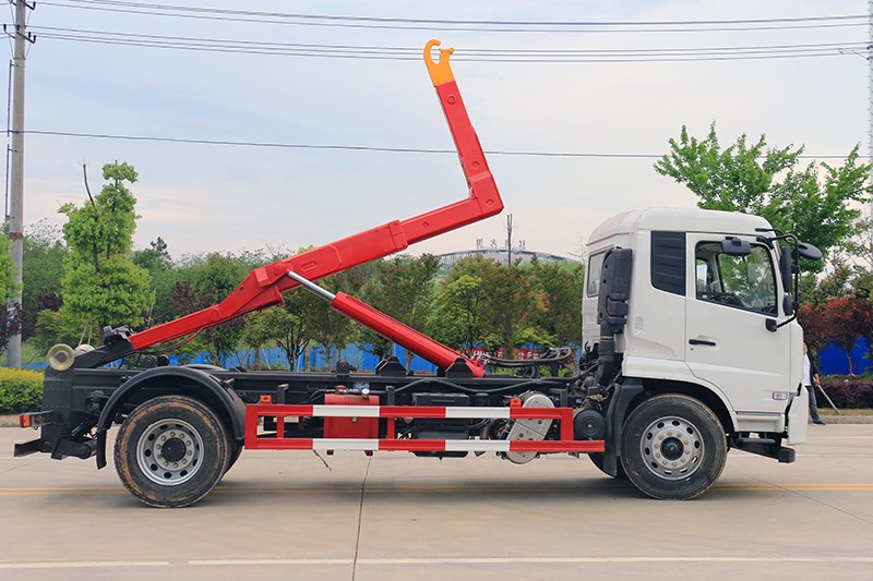 國(guó)六東風(fēng)天錦15噸套臂垃圾車