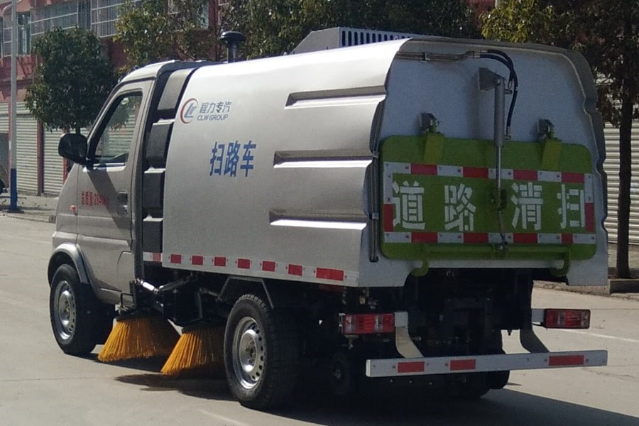 長(zhǎng)安2噸小型掃路車(chē)